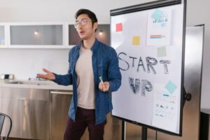 Growth Mindset for Entrepreneurs: Learn Faster and Adapt